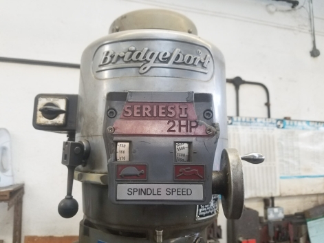 BRIDGEPORT SERIES 1 2HP TURRET MILLING MACHINE