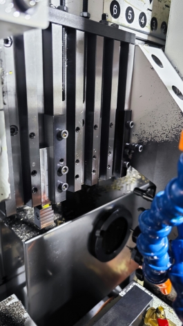 CHIAH CHYUN CB-32M 7-AXIS CNC SLIDING HEAD LATHE