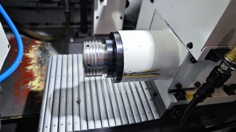 CHIAH CHYUN CB-32M 7-AXIS CNC SLIDING HEAD LATHE