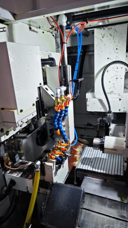 CHIAH CHYUN CB-32M 7-AXIS CNC SLIDING HEAD LATHE