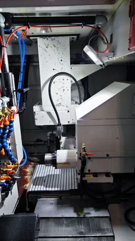 CHIAH CHYUN CB-32M 7-AXIS CNC SLIDING HEAD LATHE