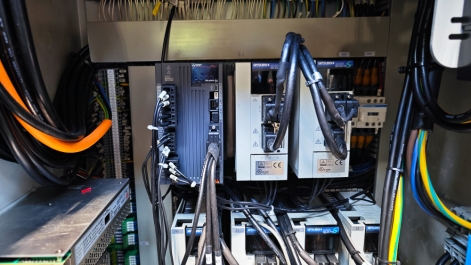 CHIAH CHYUN CB-32M 7-AXIS CNC SLIDING HEAD LATHE