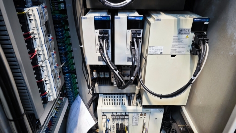 CHIAH CHYUN CB-32M 7-AXIS CNC SLIDING HEAD LATHE