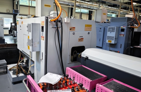 CHIAH CHYUN CB-32M 7-AXIS CNC SLIDING HEAD LATHE