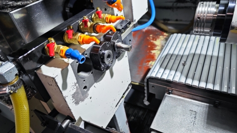 CHIAH CHYUN CB-32M 7-AXIS CNC SLIDING HEAD LATHE